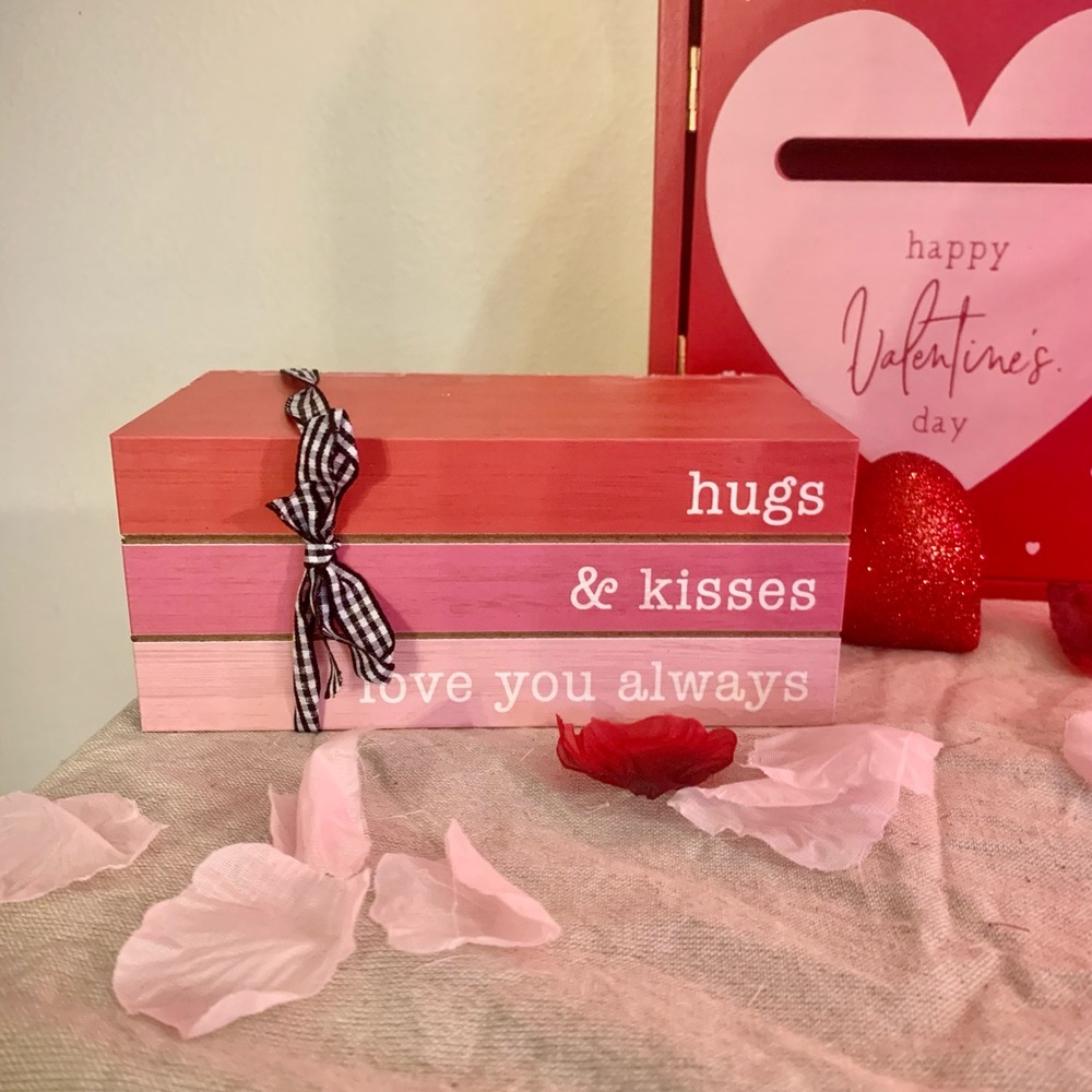 Faux pink and red stacked blocks hugs, kisses and love you always.